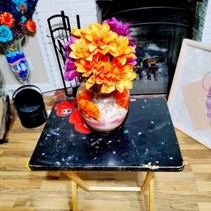 Artificial flower arrangement